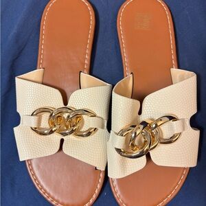 SHEIN Cream Sandals with Gold Chain Accent